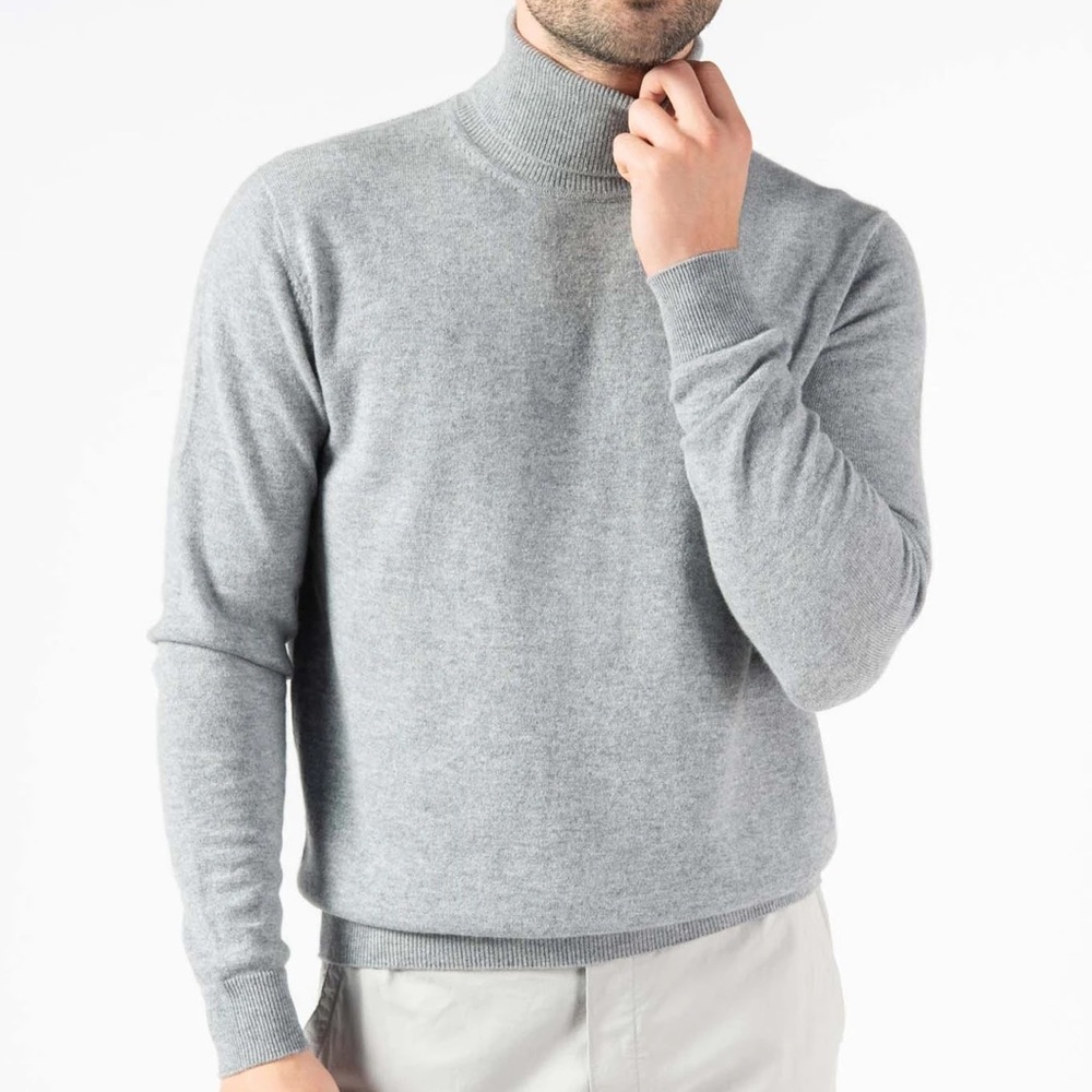 NWT: 100% Cashmere Grey Knit Sweater